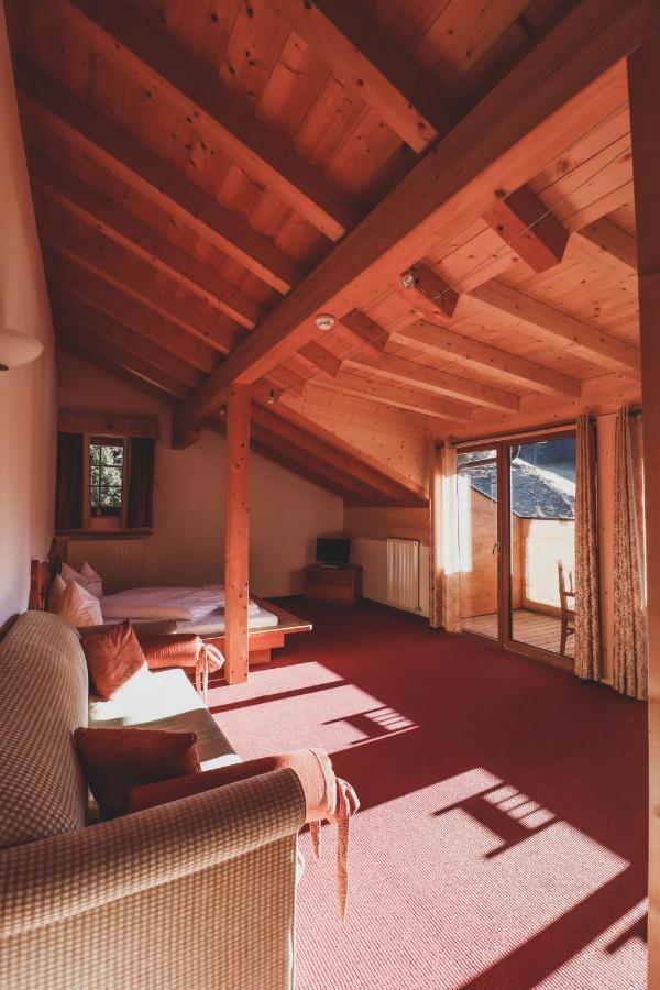 Skihotel Weiberhimmel Ulten Eksteriør bilde